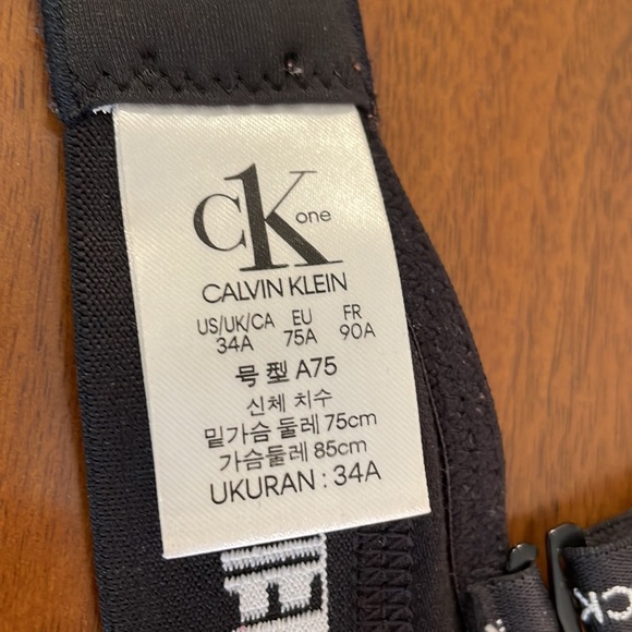 Calvin Klein Women's Constant Convertible Strap Lightly Lined Demi Bra - Picture 9 of 11